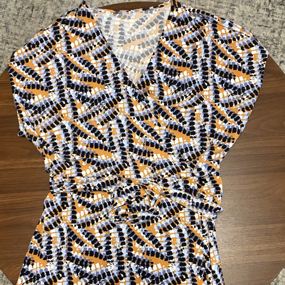 Nine West gold and Black Geometric wrap dress knee lengths